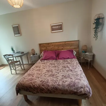 Bed & Breakfast La De Valérie Saint-Bonnet-de-Mure